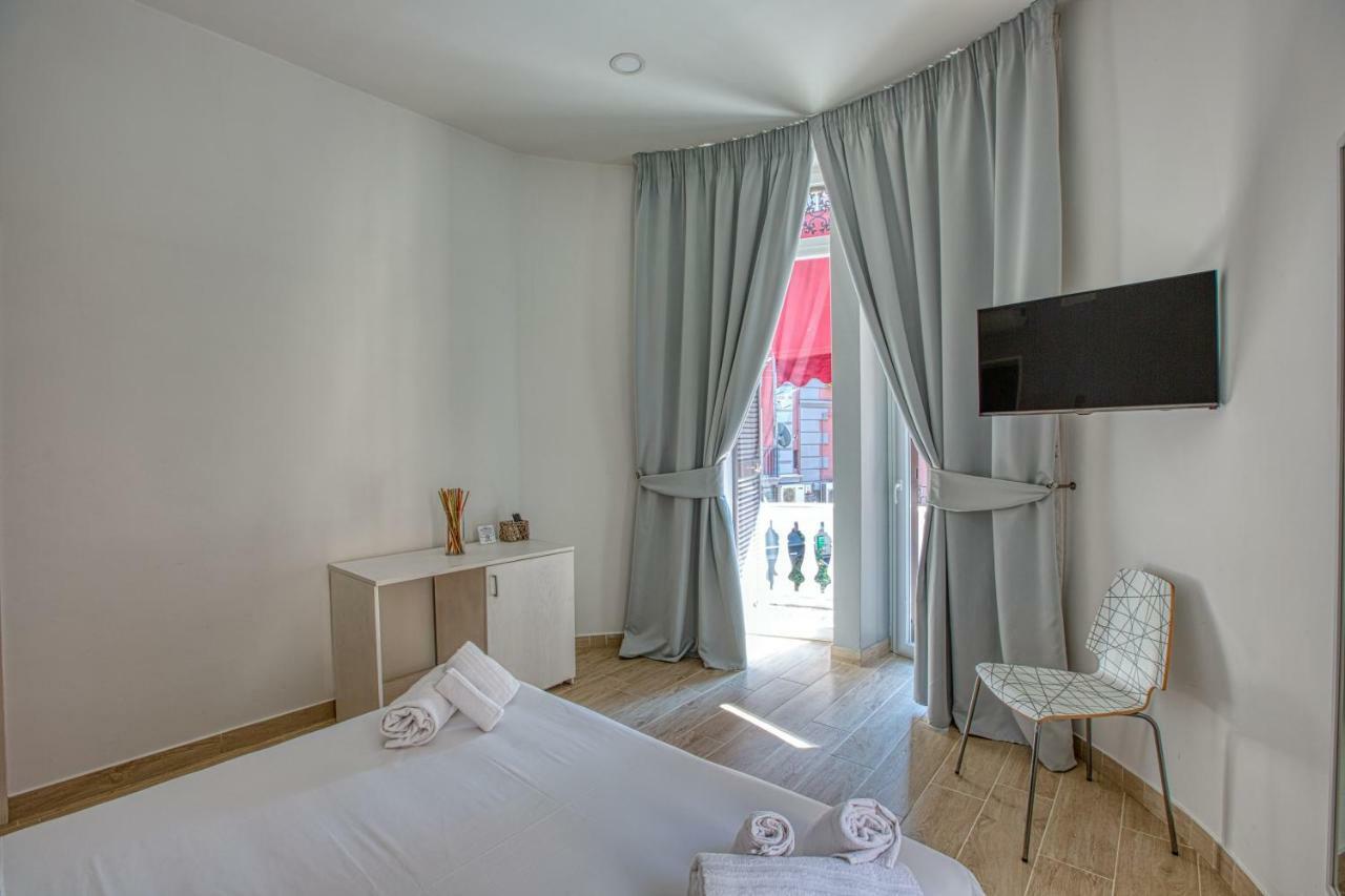 B&B Filangieri Napoli Bagian luar foto